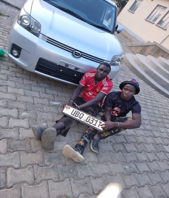 Police arrests two suspected car thieves