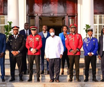 President-Museveni-poses-for-a-photo-with-Gabon-army-officers-who-have-just-concluded-studies-at-the-Junior-Staff-College-in-Jinja.-This-was-after-a-meeting-at-Entebbe-on-Monday.-Also-in-pho (1)