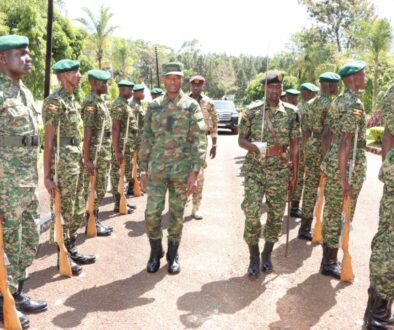 rwanda cdf Gen-Mubarakh-Muganga-RDF-CDS-Inspecting-a-guard-of-honour-at-SCSC-Kimaka-1