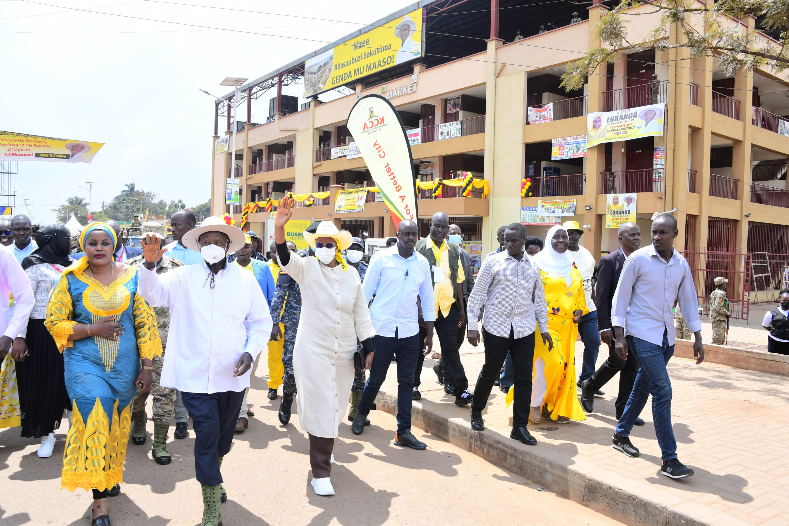 Museveni opens Busega Market1 Museveni opens Busega Market1