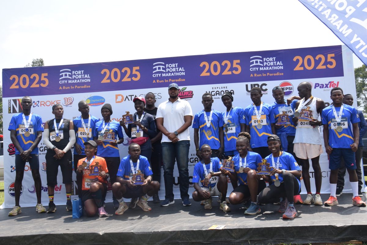 agroup-photo-of-the-king-Tooro-with-the-players-after-rewaring-them agroup-photo-of-the-king-Tooro-with-the-players-after-rewaring-them