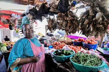 9-M7 gives financial support to 82 Movit market vendors in Wobulenzi town council in Luwero district